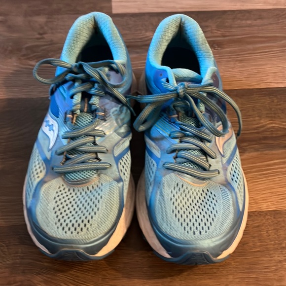 Saucony Everun Guide 10 SZ 9.5 running shoes. Gently worn. Great condition. - Picture 1 of 6